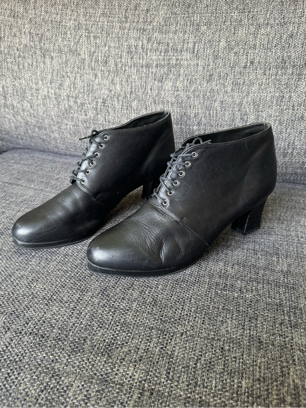 Vintage Yessica Women's Black Leather Lace-Up Ankle Boots with Low Block Heel